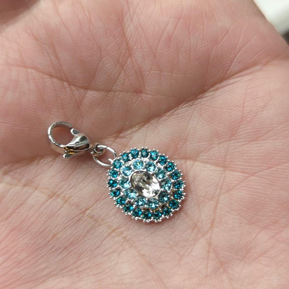 NIB GIFT BOX SILVER AQUA VINTAGE DANGLE SWAROVSKI CRYSTALS NECKLACE KEY CHAIN
